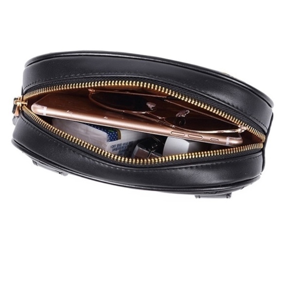 🍭WARDROBE MUST 🍭Quilted Black Belt Waist Pack - Picture 7 of 8